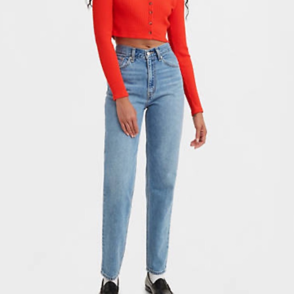 Levi’s mom jeans